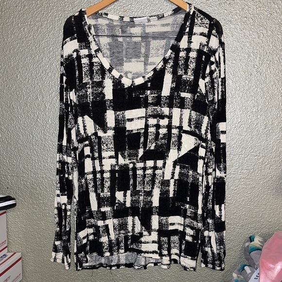Cato Black and White Geometric Blouse - Picture 1 of 3
